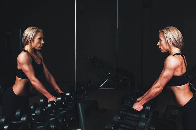 - Nutriční doplňky a správná strava: podpora energetického metabolismu