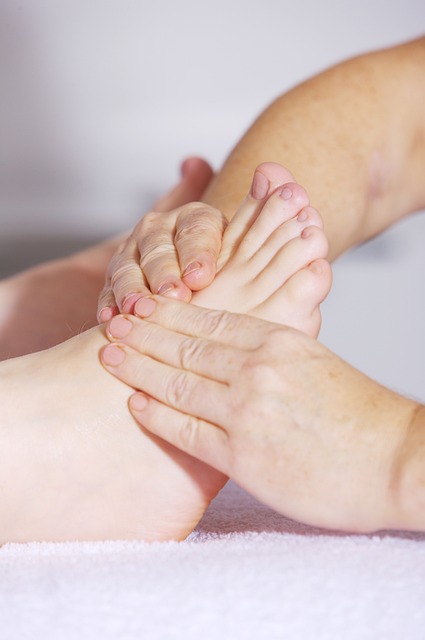 1. Komplexní příčiny a symptomy bolesti chodidel: Jak porozumět svému tělu lépe
