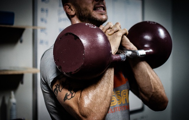 - Kettlebell cviky pro zlepšení síly, stability a výdrže