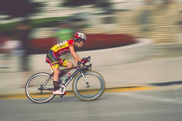 7. Nutriční doporučení pro silniční cyklistiku: Jak správně posilovat své tělo před, během a po tréninku