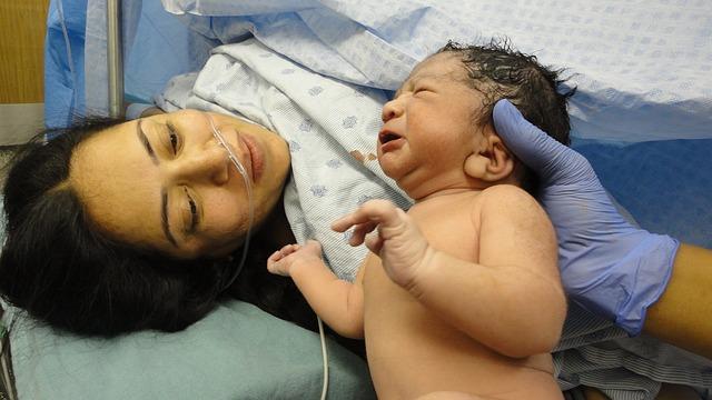 Zpevnění zadku po porodu: Cviky pro nové maminky