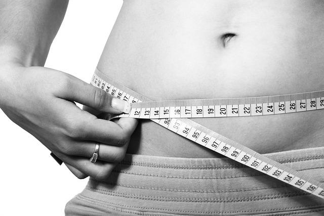 1. Efektivní​ cviky‍ na⁣ redukci převislého břicha: Získejte zpět pevný a⁤ plochý abs!