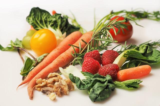Přečtete si více ze článku Ovoce a zelenina: Jaká je doporučená denní dávka pro vitamíny a minerály?