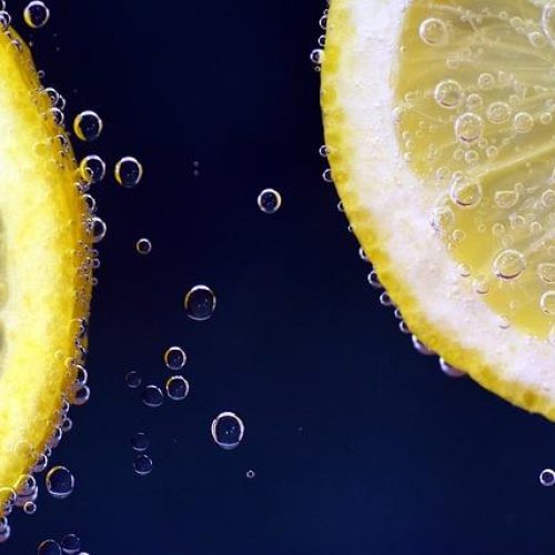 Doporučená denní dávka vitamínu C: Jak může zlepšit vaše zdraví?